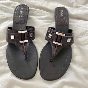 Michelle D Brown Leather Upper Buckle Thong Sandals size 10 M, with box